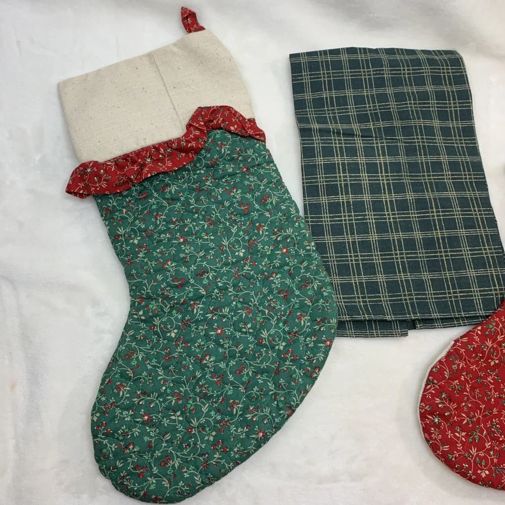 Vtg Valorie's Folk Art Appliqué Red Green Christmas Stockings & Angel Hand Towel